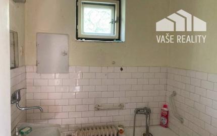 Rodinný Dom Košecké Podhradie, pozemok 1980 m2 , garáž a stodola