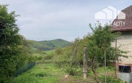 Rodinný Dom Košecké Podhradie, pozemok 1980 m2 , garáž a stodola