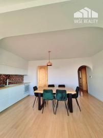 Na prenájom krásny veľký 3-izb. byt, 105 m², Červeňová ul. Staré Mesto