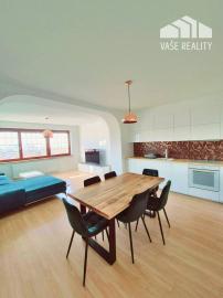 Na prenájom krásny veľký 3-izb. byt, 105 m², Červeňová ul. Staré Mesto