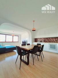 Na prenájom krásny veľký 3-izb. byt, 105 m², Červeňová ul. Staré Mesto