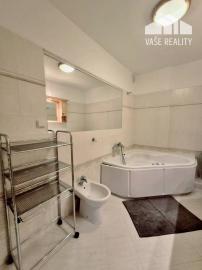 Na prenájom krásny veľký 3-izb. byt, 105 m², Červeňová ul. Staré Mesto