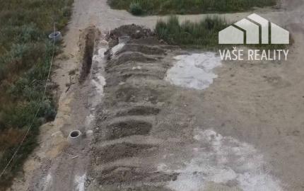 PREDAJ STAVEBNÝ POZEMOK 603 M² BOROVCE /VODA, ELEKTRINA, KANALIZÁCIA/