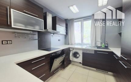 Na prenájom 3-izbový byt s balkónom, 97 m², Tallerova ul., Staré Mesto
