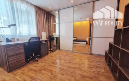 Na prenájom 3-izbový byt s balkónom, 97 m², Tallerova ul., Staré Mesto