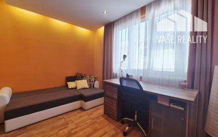 Na prenájom 3-izbový byt s balkónom, 97 m², Tallerova ul., Staré Mesto