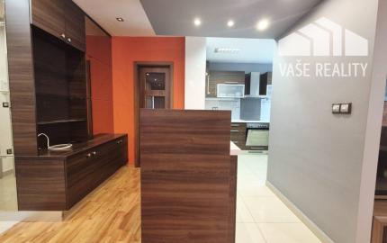 Na prenájom 3-izbový byt s balkónom, 97 m², Tallerova ul., Staré Mesto