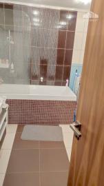 Prenájom 5-izbového rodinného domu s garážou, Moravany nad Váhom