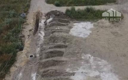 *REZERVOVANÉ* STAVEBNÝ POZEMOK 436 M² BOROVCE /VODA, ELEKTRINA, KANAL.