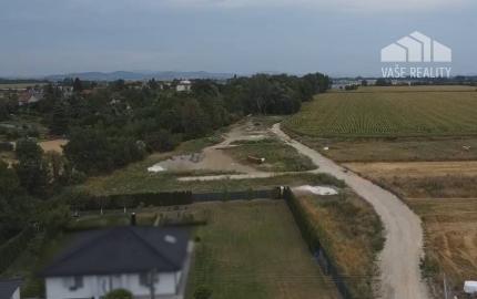 *REZERVOVANÉ* STAVEBNÝ POZEMOK 436 M² BOROVCE /VODA, ELEKTRINA, KANAL.