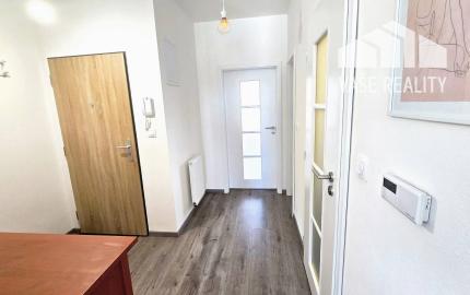 PREDANÉ Štýlový slnečný 2 izb byt v Novostavbe, terasa, balkón