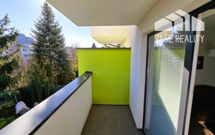 PREDANÉ Štýlový slnečný 2 izb byt v Novostavbe, terasa, balkón
