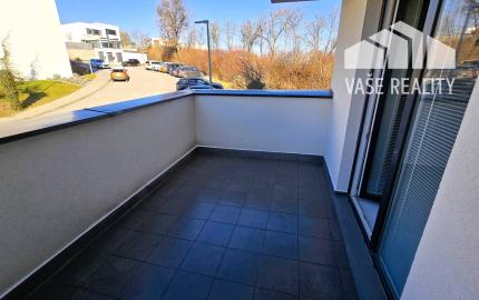 PREDANÉ Štýlový slnečný 2 izb byt v Novostavbe, terasa, balkón