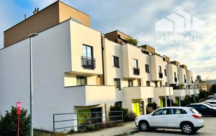 PREDANÉ Štýlový slnečný 2 izb byt v Novostavbe, terasa, balkón