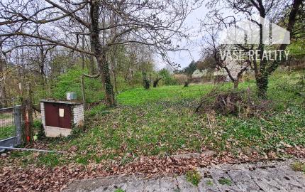 *REZERVOVANÉ* Stavebný pozemok 607 m2, Hôrka nad Váhom