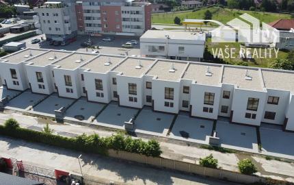 *SKOLAUDOVANÉ* 4 IZB. NOVOSTAVBA  RODINNÝ DOM, NOVÁ DEDINKA