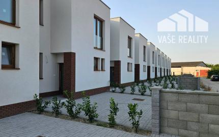 *SKOLAUDOVANÉ* 4 IZB. NOVOSTAVBA  RODINNÝ DOM, NOVÁ DEDINKA