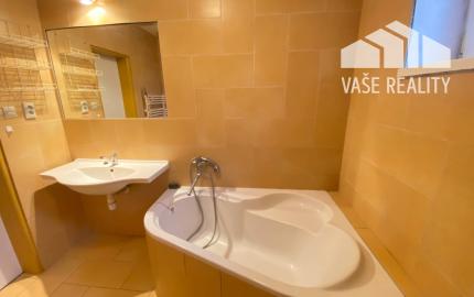 Rodinný dom v Nemšovej, pozemok 1000 m2