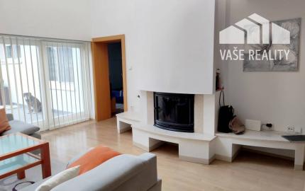 Priestranný rodinný dom so saunou, bazénom, fitness - Krakovany