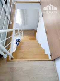 Priestranný rodinný dom so saunou, bazénom, fitness - Krakovany