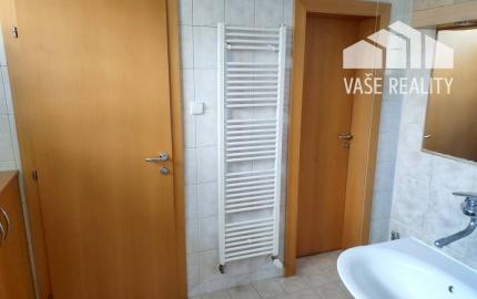 Priestranný rodinný dom so saunou, bazénom, fitness - Krakovany