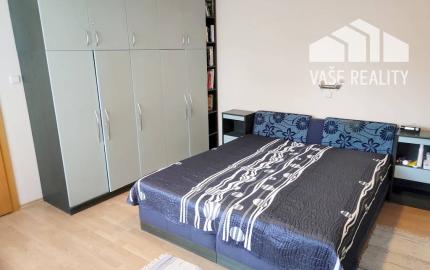 Priestranný rodinný dom so saunou, bazénom, fitness - Krakovany