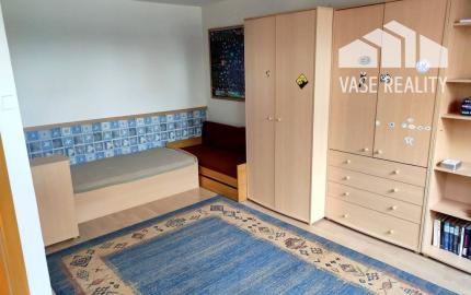 Priestranný rodinný dom so saunou, bazénom, fitness - Krakovany