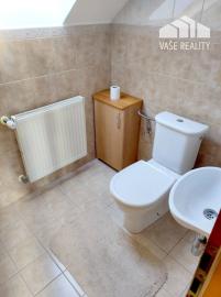 Priestranný rodinný dom so saunou, bazénom, fitness - Krakovany