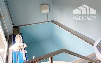 Priestranný rodinný dom so saunou, bazénom, fitness - Krakovany