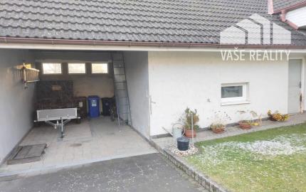 Priestranný rodinný dom so saunou, bazénom, fitness - Krakovany