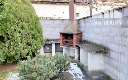 Priestranný rodinný dom so saunou, bazénom, fitness - Krakovany