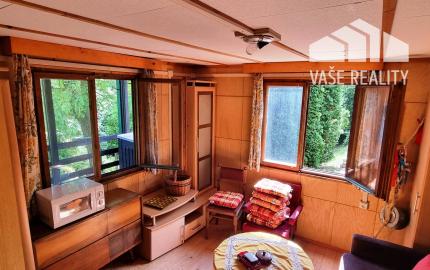 *VIDEO* Romantická chatka s čarovnou záhradou, Ratnovce pri Piešťanoch