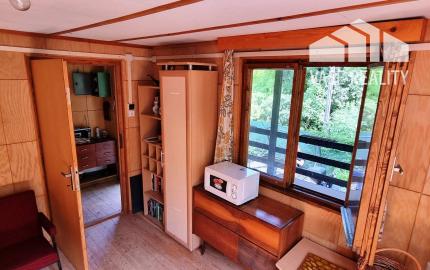 *VIDEO* Romantická chatka s čarovnou záhradou, Ratnovce pri Piešťanoch