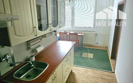 3 izbový byt Bánovce nad Bebravou / SEVER  / 64 m2 / čiastočná rekonšt