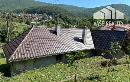 Na predaj rodinný dom 75 m², pozemok 520 m², Nová Baňa, kúpou voľný