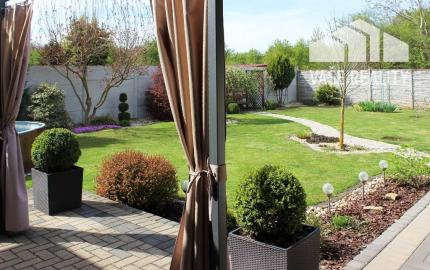 5 izbový rodinný dom, s krásnou záhradou, 9árový pozemok pri Nitre