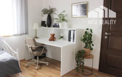 5 izbový rodinný dom, s krásnou záhradou, 9árový pozemok pri Nitre