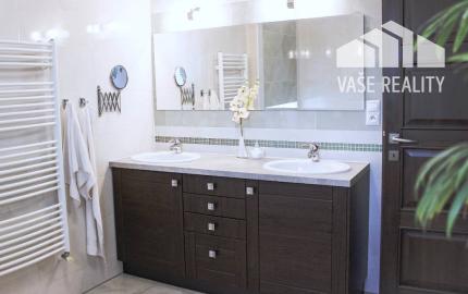 5 izbový rodinný dom, s krásnou záhradou, 9árový pozemok pri Nitre