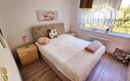 *PREDAJ* Zariadený 3-izbový byt s loggiou v srdci Piešťan !!