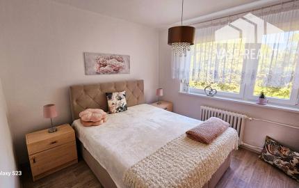 *PREDAJ* Zariadený 3-izbový byt s loggiou v srdci Piešťan !!