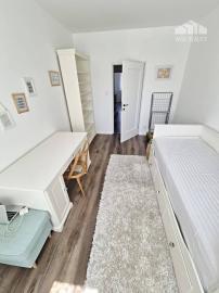Na prenájom 3-izbový byt s lodžiou, 74 m², Pri Kríži., Dúbravka