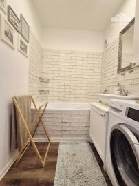 Na prenájom 3-izbový byt s lodžiou, 74 m², Pri Kríži., Dúbravka