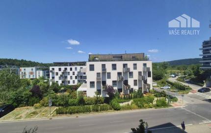 Na prenájom 3-izbový byt s lodžiou, 74 m², Pri Kríži., Dúbravka