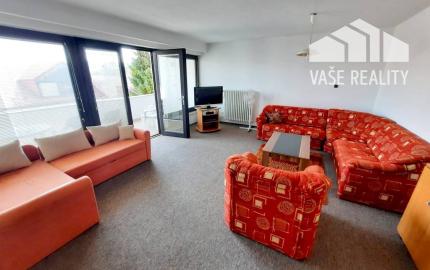 Prenájom 4 izbový byt s parkovaním, Pod Párovcami Piešťany.