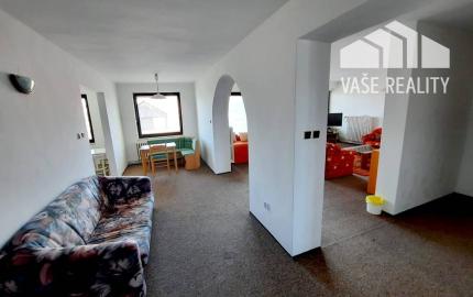 Prenájom 4 izbový byt s parkovaním, Pod Párovcami Piešťany.