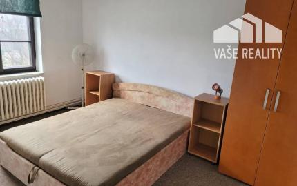 Prenájom 4 izbový byt s parkovaním, Pod Párovcami Piešťany.