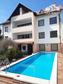 Prenájom 4 izbový byt s parkovaním, Pod Párovcami Piešťany.