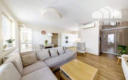 Priestranný 92m2 3-izbový byt s parkovacím miestom - Piešťany centrum