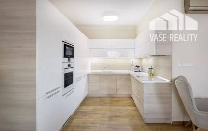 Priestranný 92m2 3-izbový byt s parkovacím miestom - Piešťany centrum