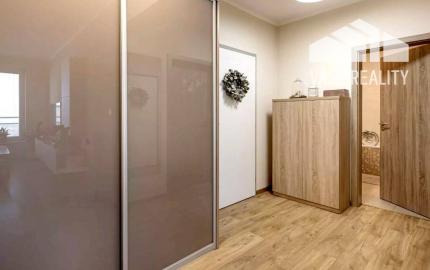 Priestranný 92m2 3-izbový byt s parkovacím miestom - Piešťany centrum